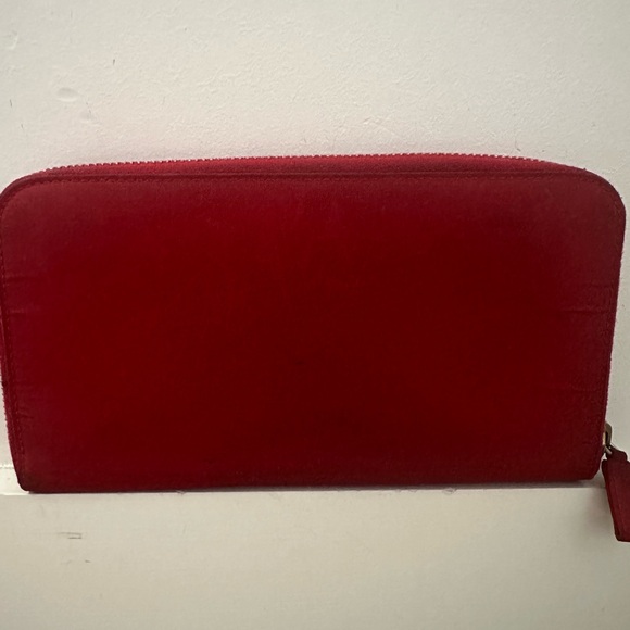 RED PRADA ZIP WALLET - Picture 10 of 10